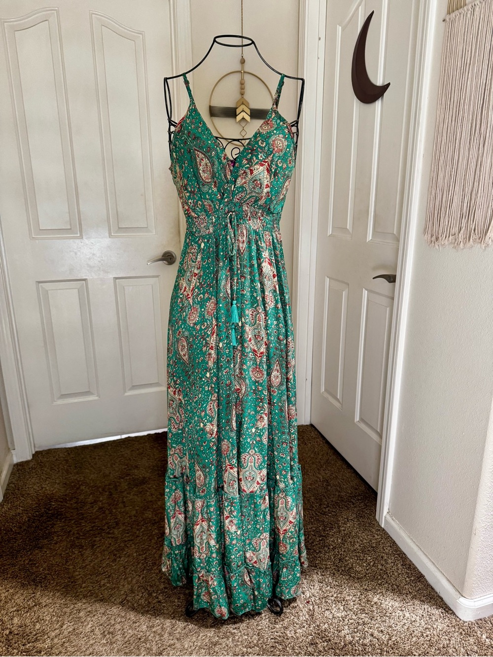 Sleeveless Green Paisley Maxi Dress